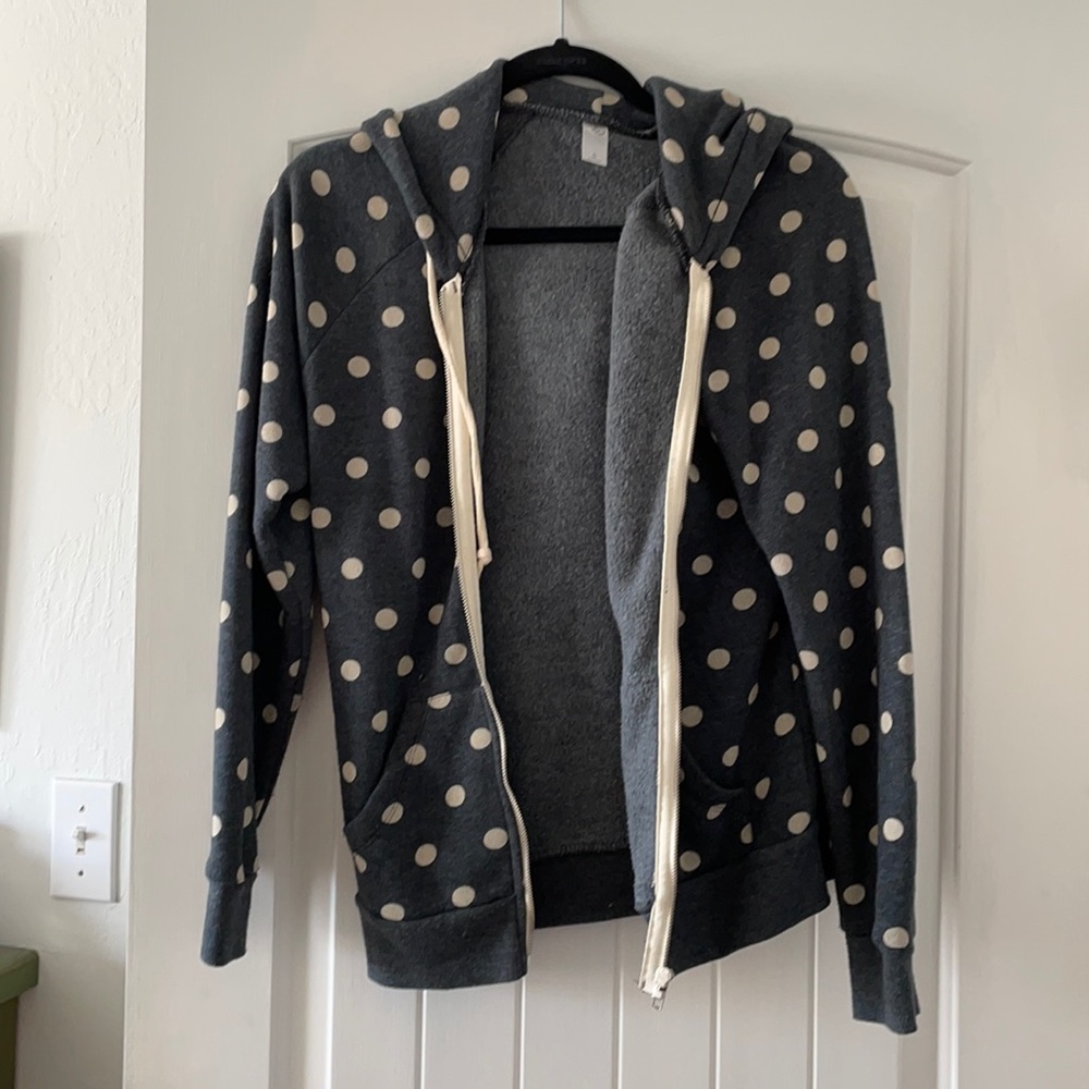 Women’s zip up sweatshirt. EUC.